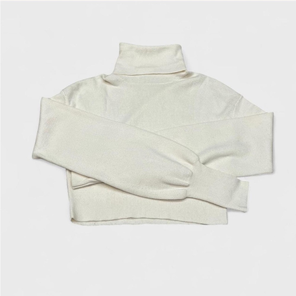 Aritzia (Wilfred) Cream Cropped Turtleneck Sweater
